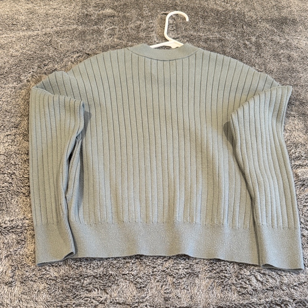 Abercrombie & Fitch sweater - Picture 8 of 11